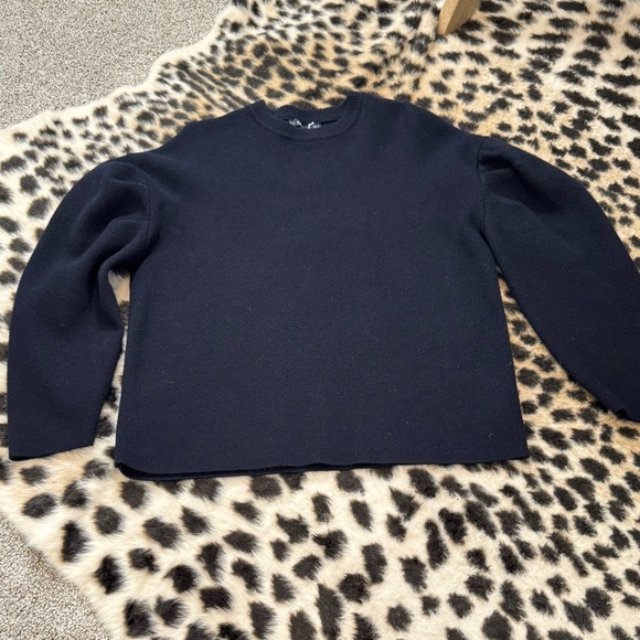 Zara Navy Knit Sweater - Picture 1 of 3